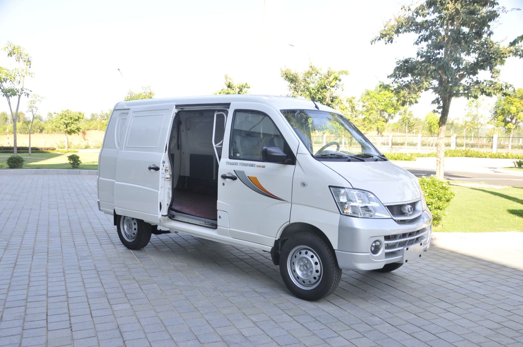 XE TẢI VAN THACO TOWNER VAN 2S - 2 CHỖ NGỒI - 945 KG/ 490 KG