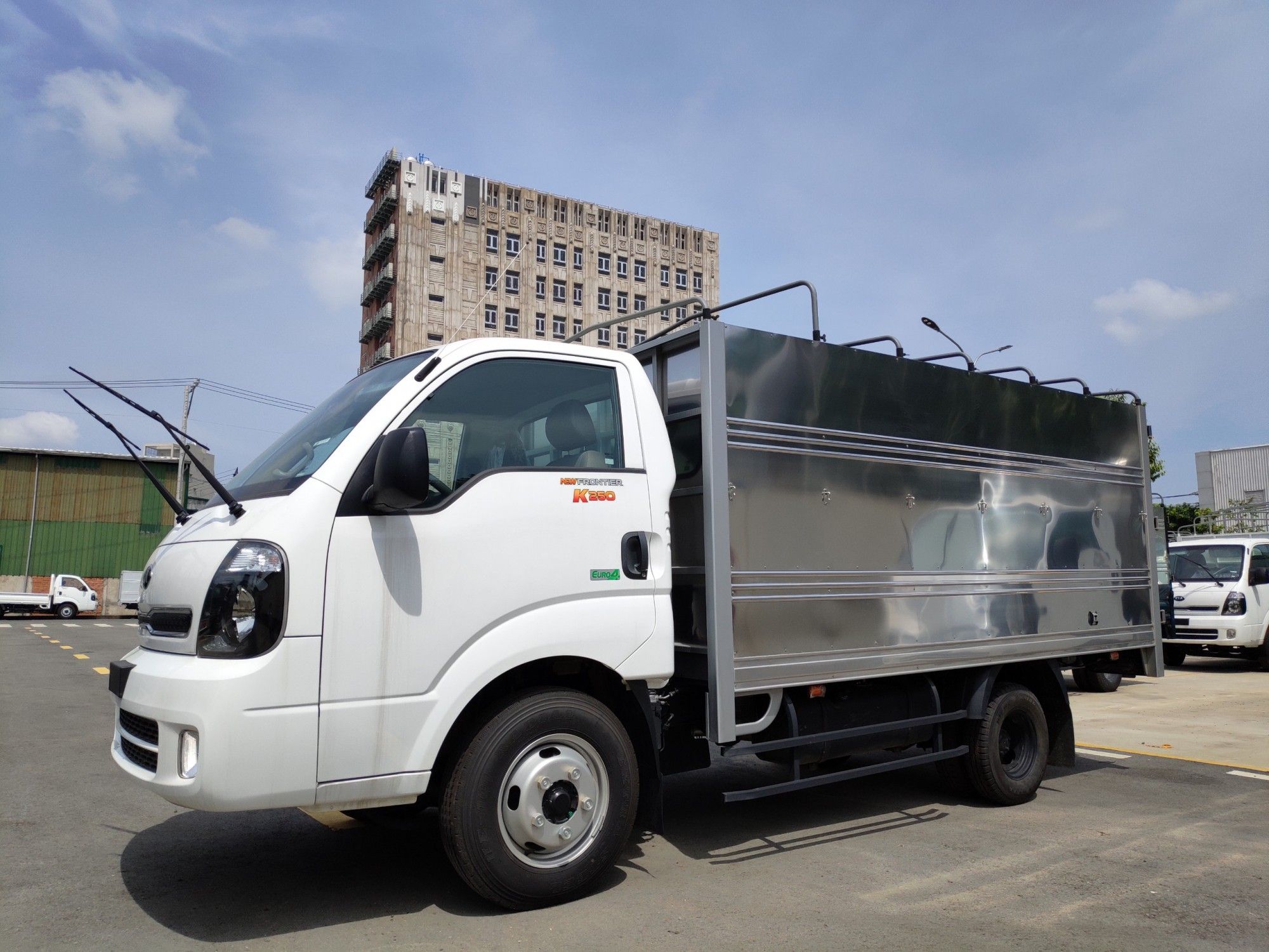 Kia K250 - Thùng Mui Bạt Mới - 1.490kg - 2.490kg