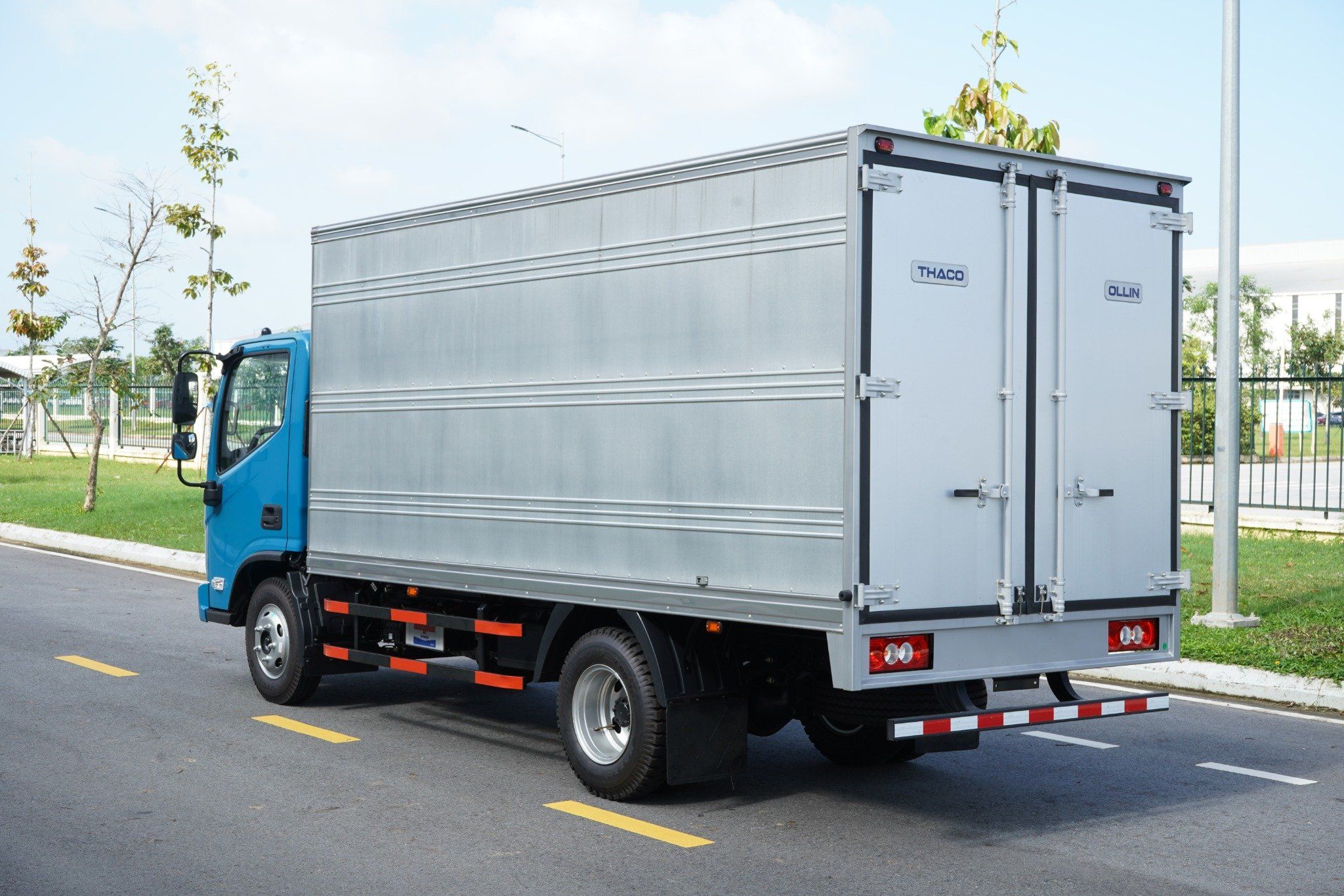 THACO OLLIN S490 TẢI 1.99 TẤN THÙNG 4M350