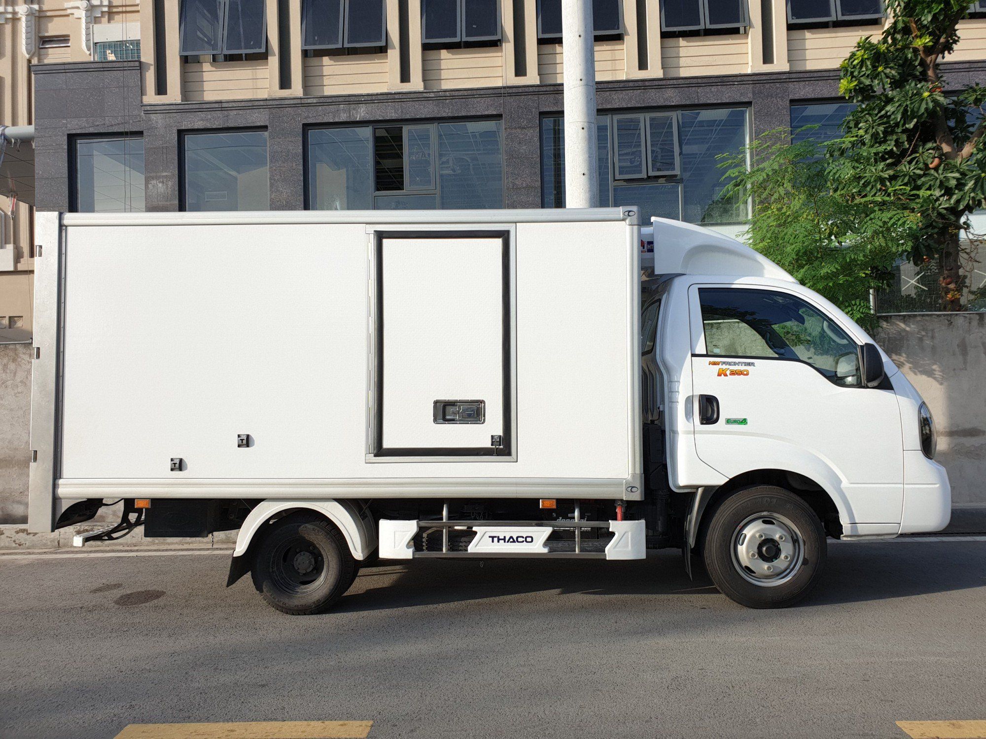 Kia K250 - Thùng Đông Lạnh - 1.990kg
