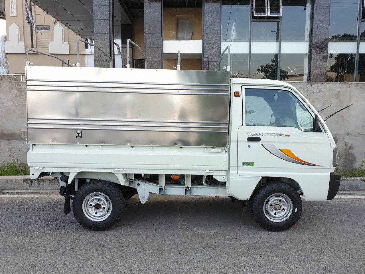 THACO TOWNER 800 - THÙNG MUI BẠT - TẢI TRỌNG 900 KG