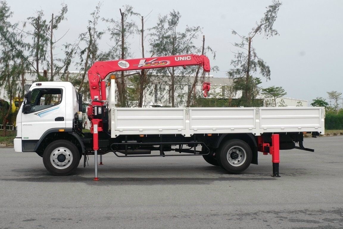 Xe tải Fuso FI 170L gắn cẩu 3 tấn Unic URV344K