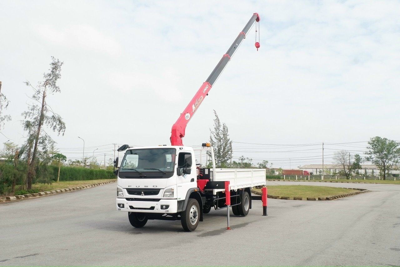 Xe tải Fuso FI 170L gắn cẩu 3 tấn Unic URV344K