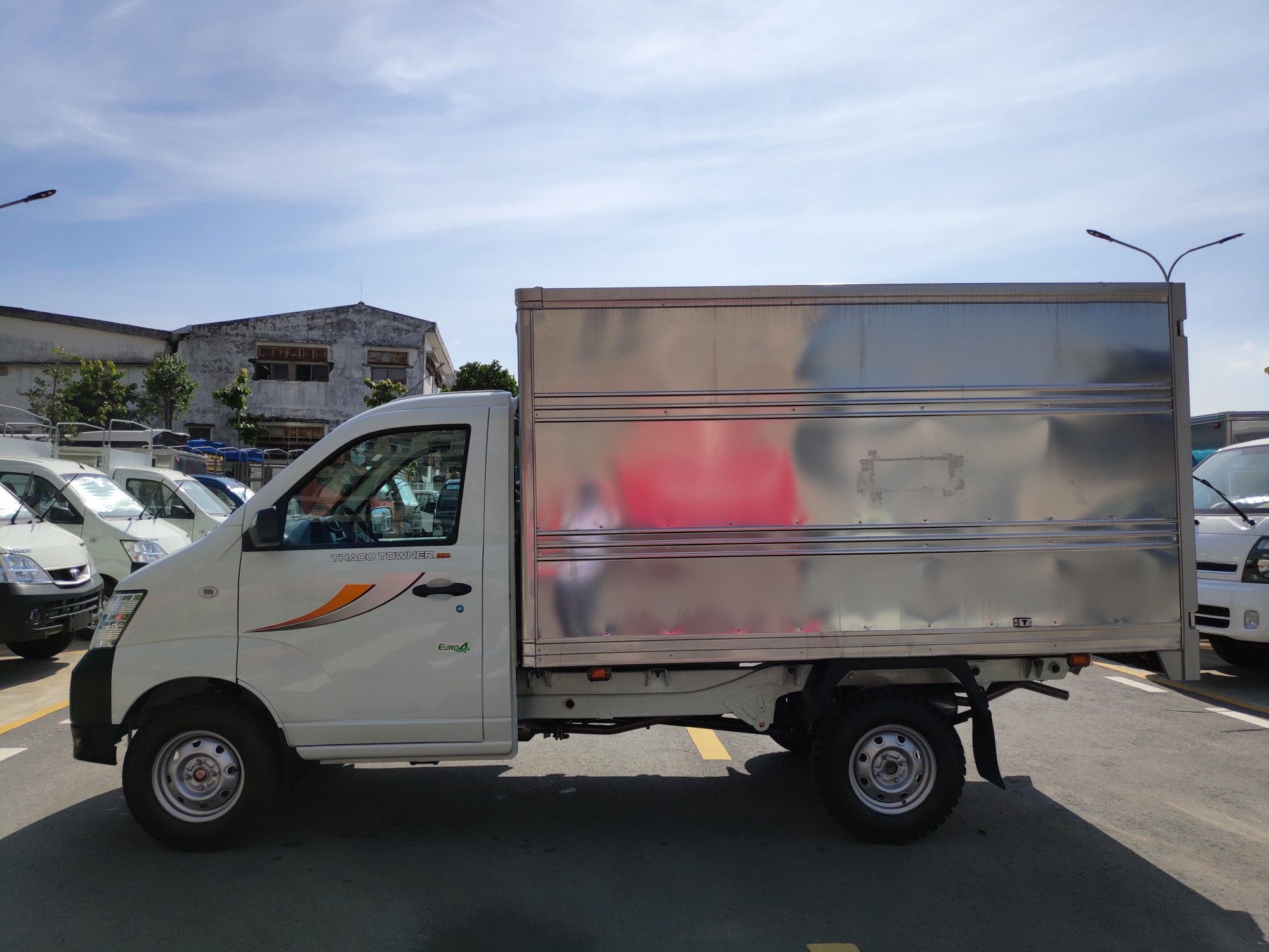 XE TẢI THACO TOWNER 990 - THÙNG KÍN - TẢI TRỌNG 990 KG