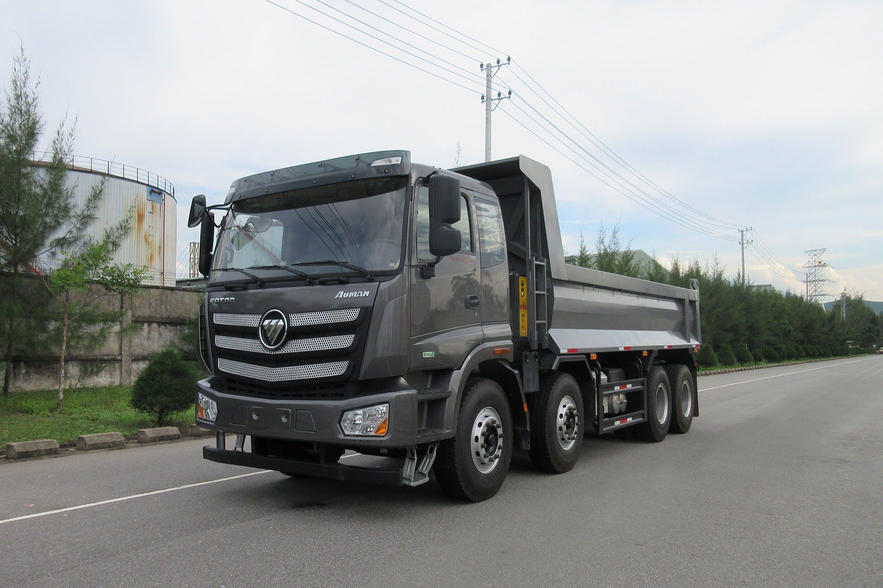 XE BEN 4 CHÂN AUMAN D300 17.3 TẤN 15 KHỐI