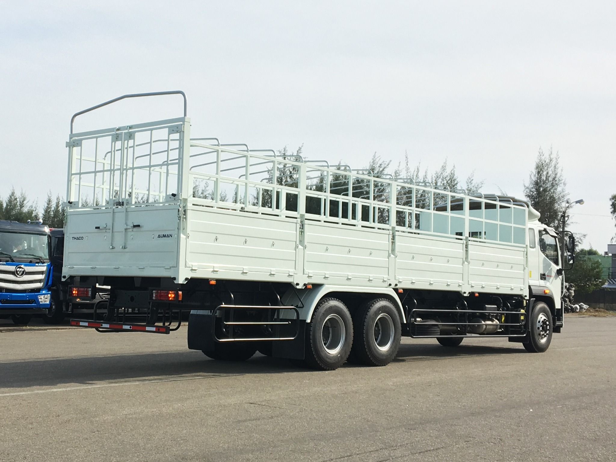 XE TẢI 3 CHÂN 14 TẤN - THACO AUMAN C240