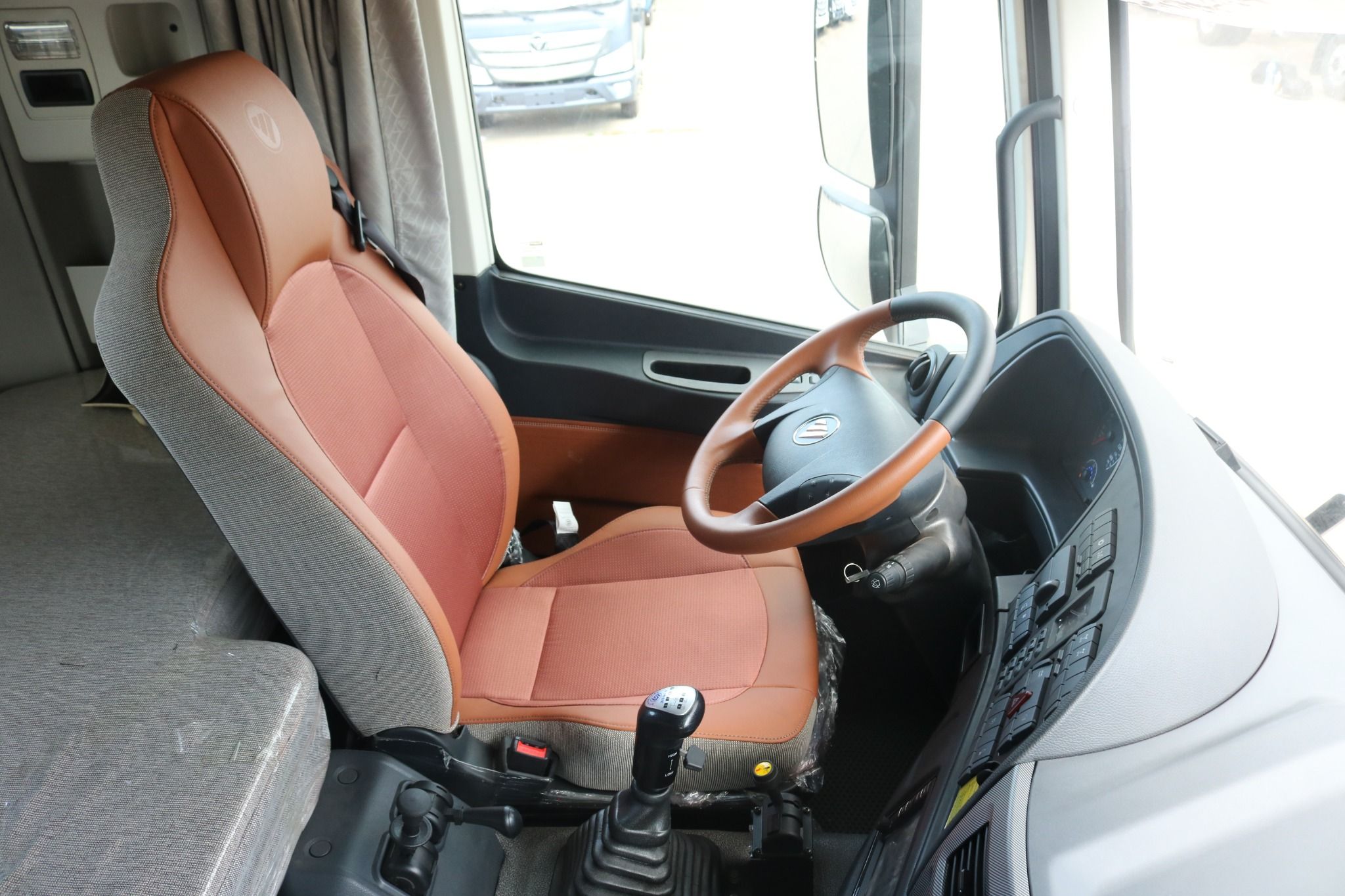 XE ĐẦU KÉO THACO FOTON AUMAN FV400 ĐỘNG CƠ CUMMINS 400PS