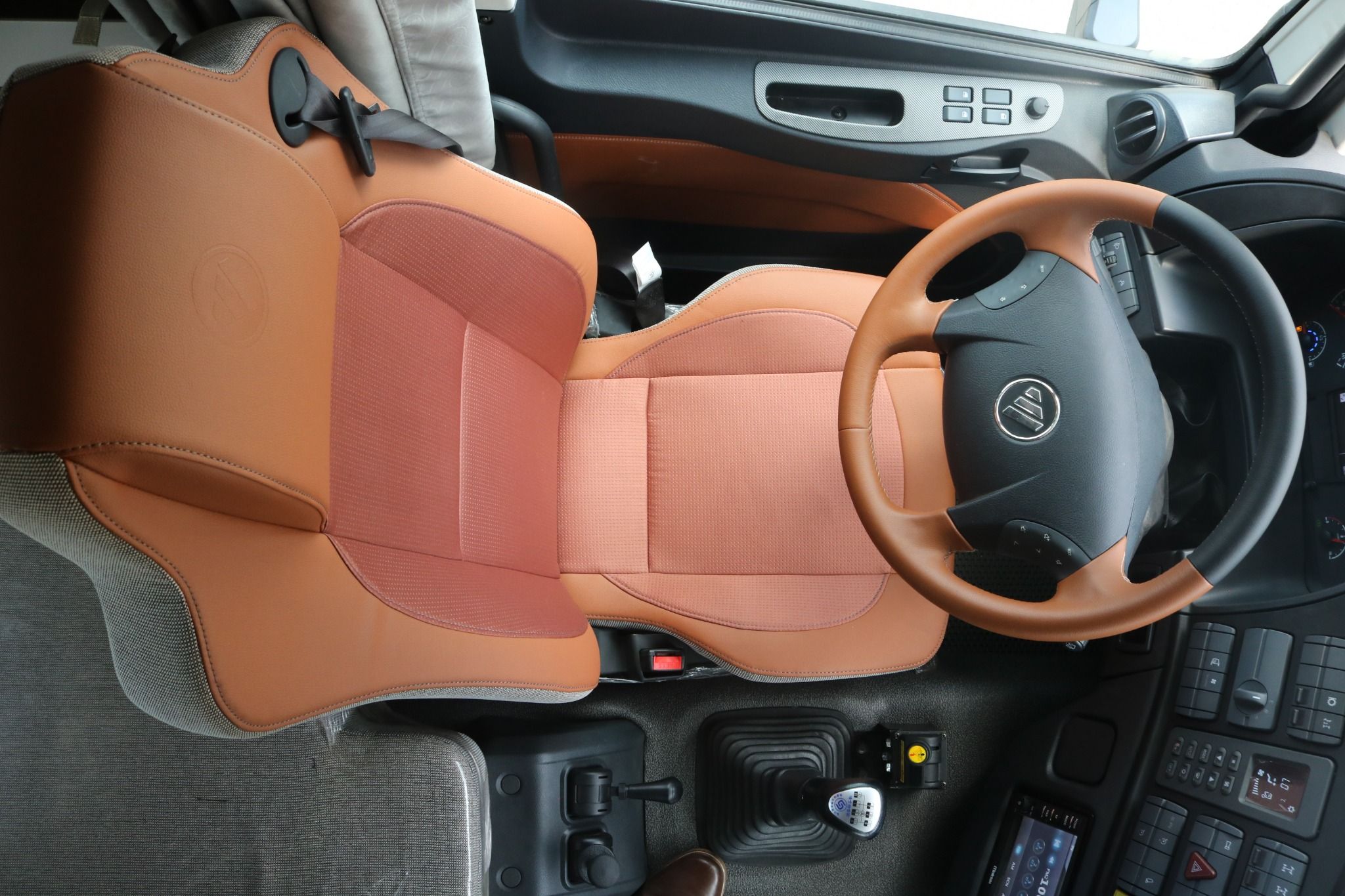 XE ĐẦU KÉO THACO FOTON AUMAN FV400 ĐỘNG CƠ CUMMINS 400PS