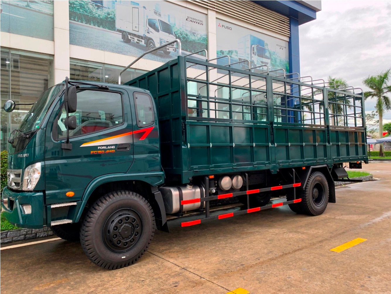 XE TẢI 2 CẦU THACO FORLAND FC150-4WD 6.8 TẤN THÙNG 6.7 MÉT
