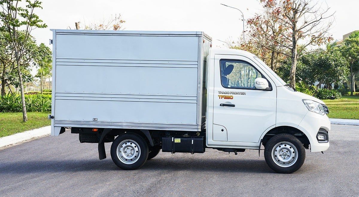 XE TẢI THACO FRONTIER TF220 THÙNG KÍN 990KG