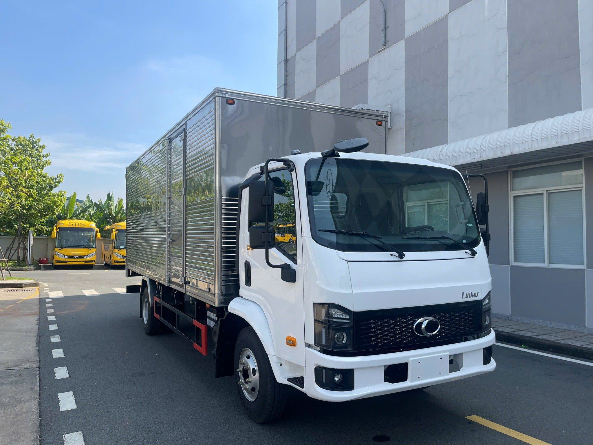XE TẢI 7 TẤN THACO LINKER T2-12-THÙNG KÍN 6,3M
