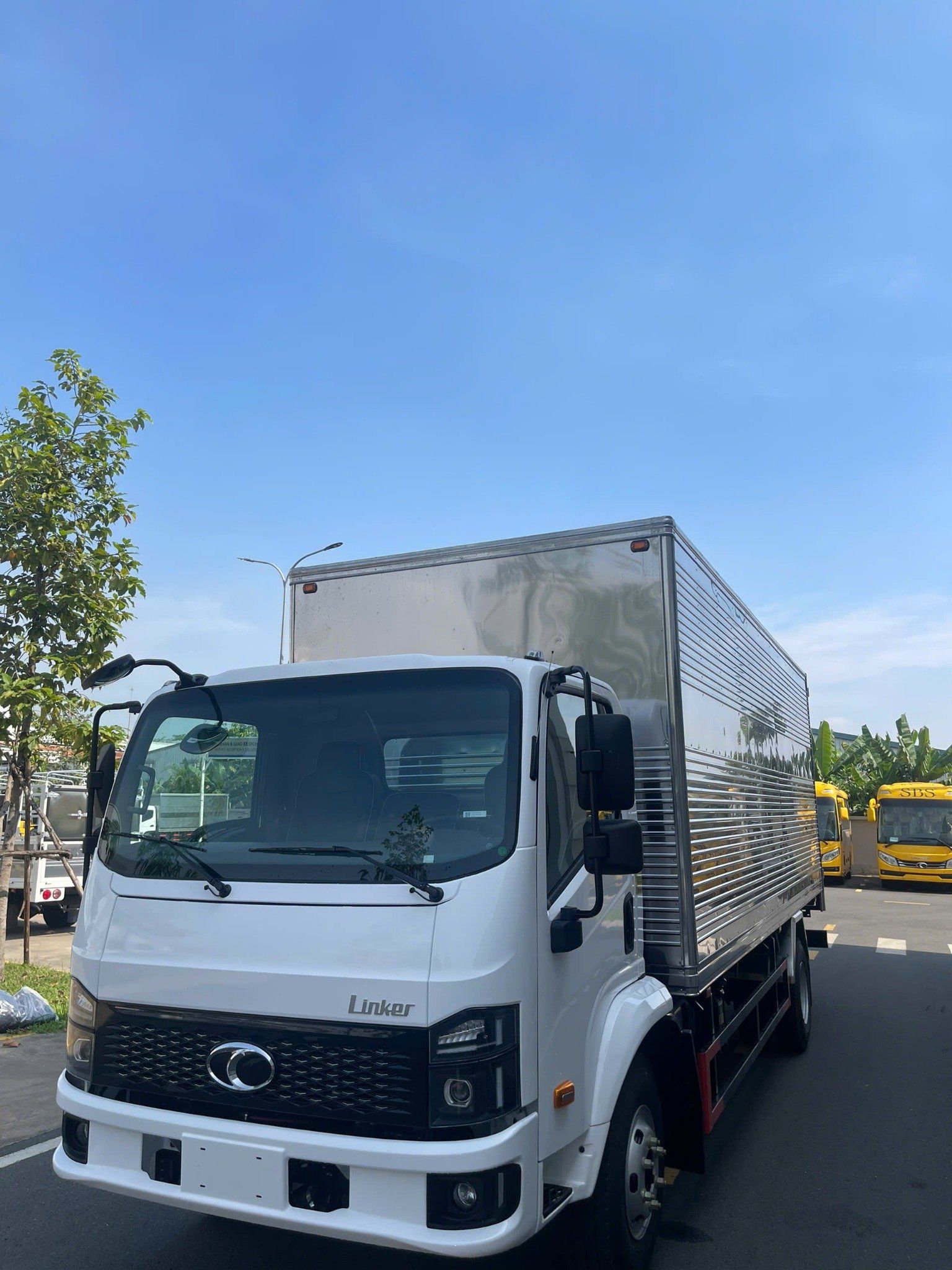 XE TẢI 7 TẤN THACO LINKER T2-12-THÙNG KÍN 6,3M