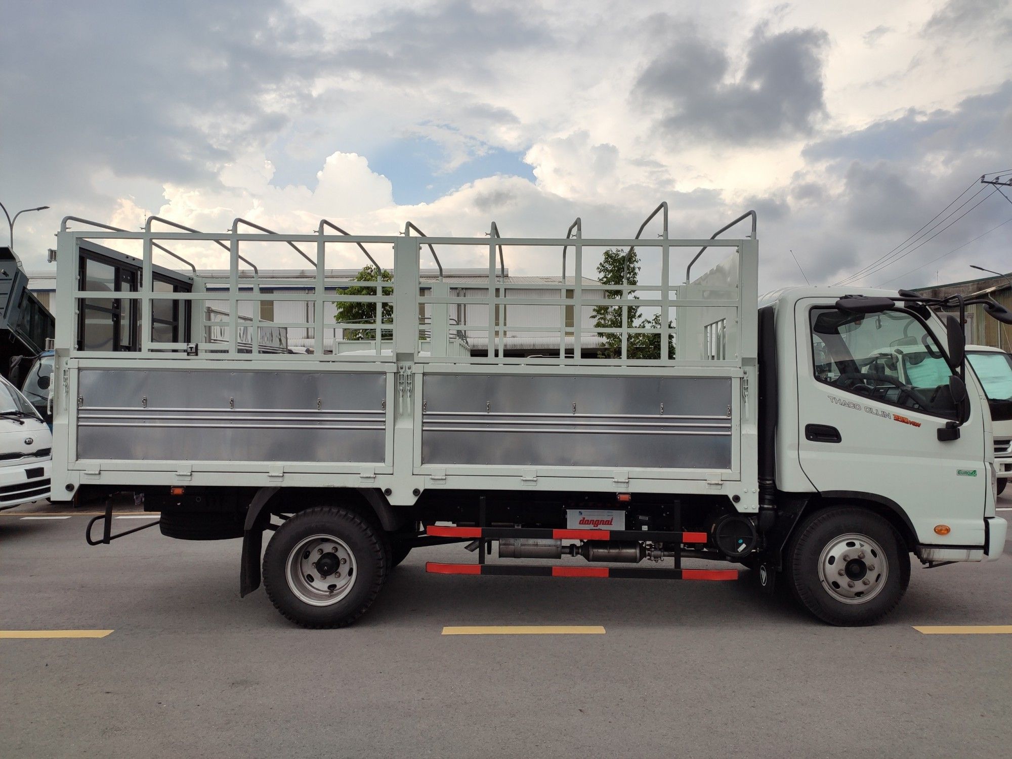 Thaco Ollin 490 - Thùng Bạt - 2.1 Tấn