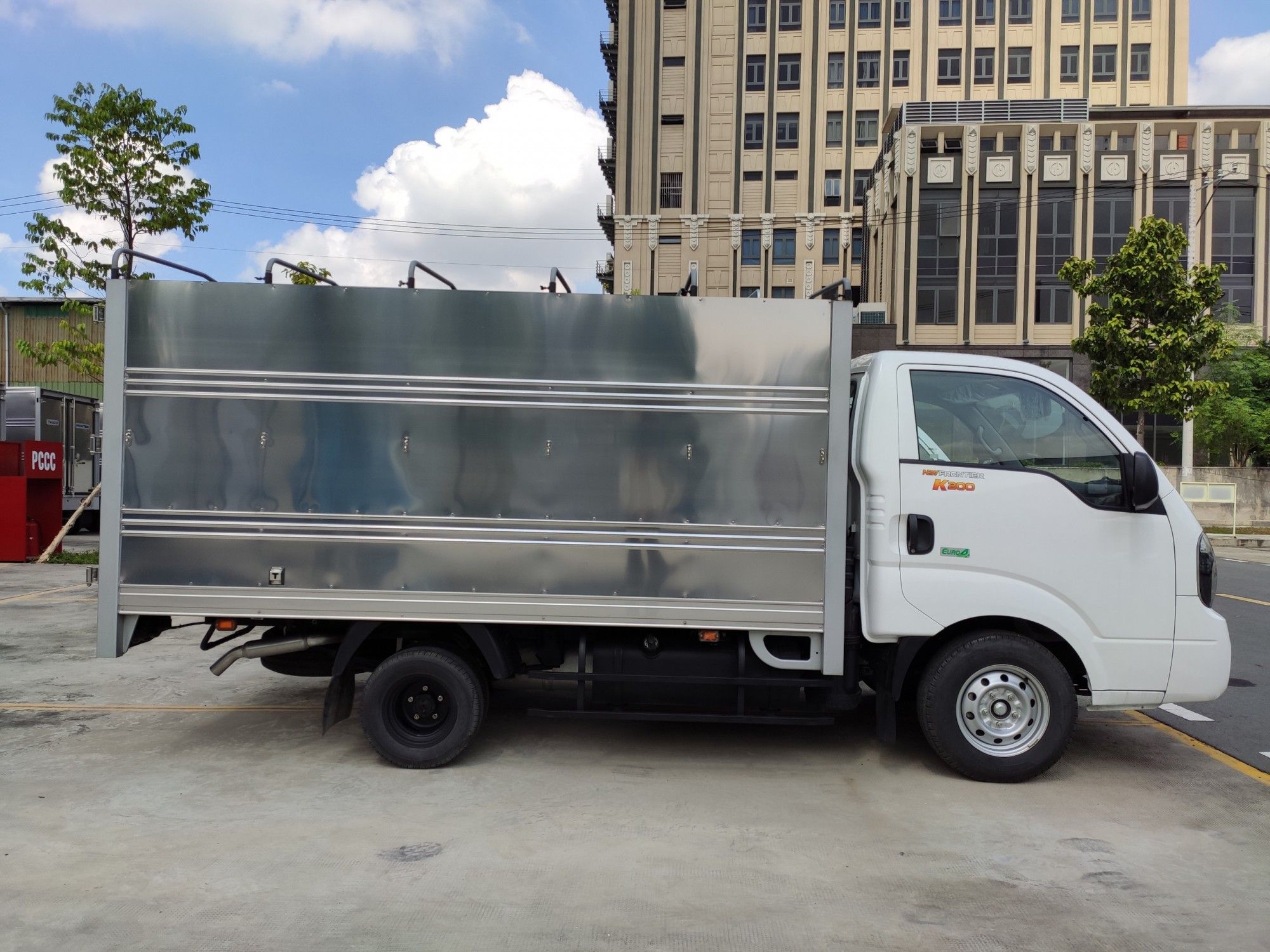 Kia K200 - Thùng Mui Bạt Mới - 1.950kg