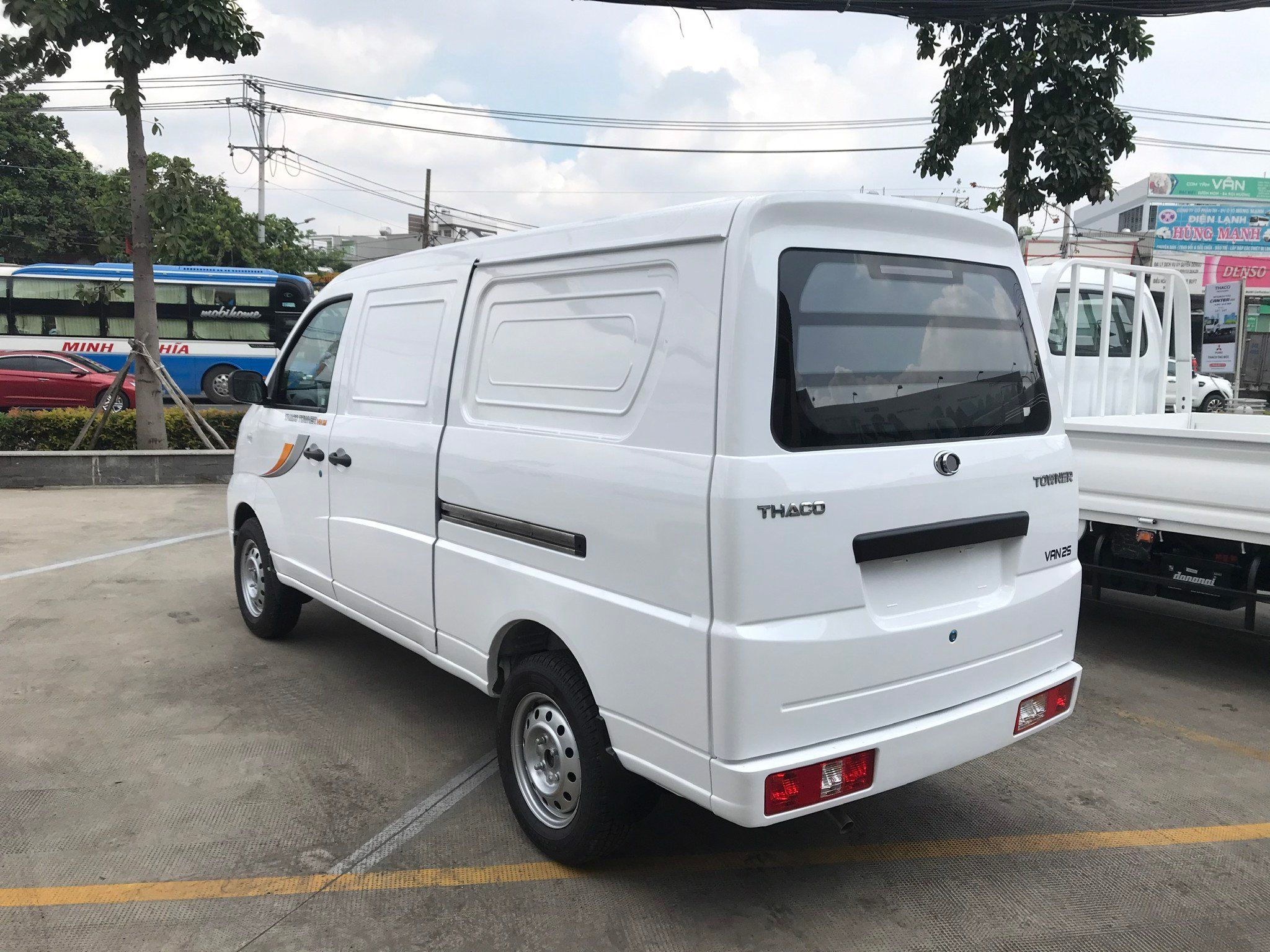 XE TẢI VAN THACO TOWNER VAN 2S - 2 CHỖ NGỒI - 945 KG/ 490 KG