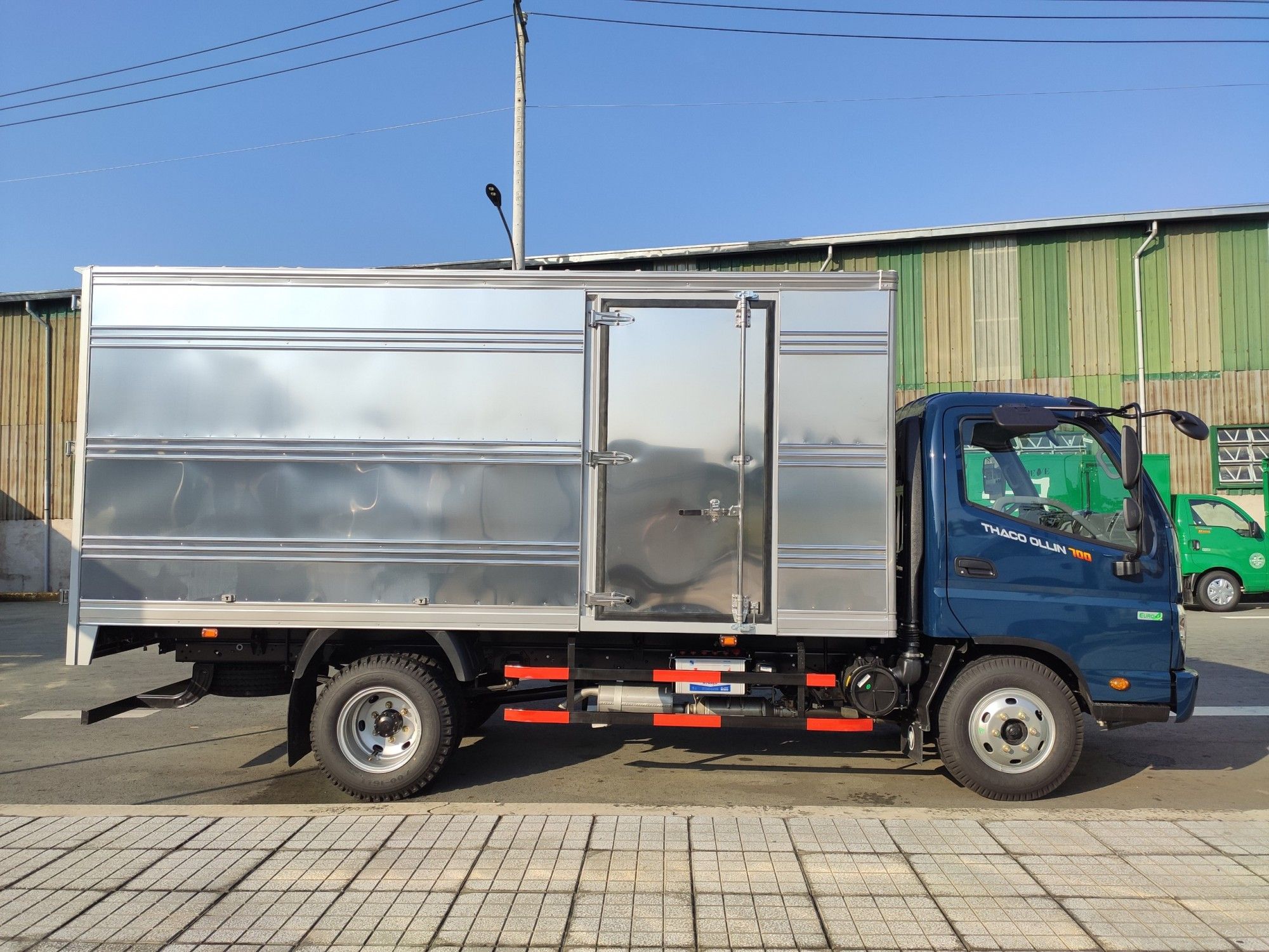 Thaco Ollin 700 - Thùng Kín - 3.49 Tấn