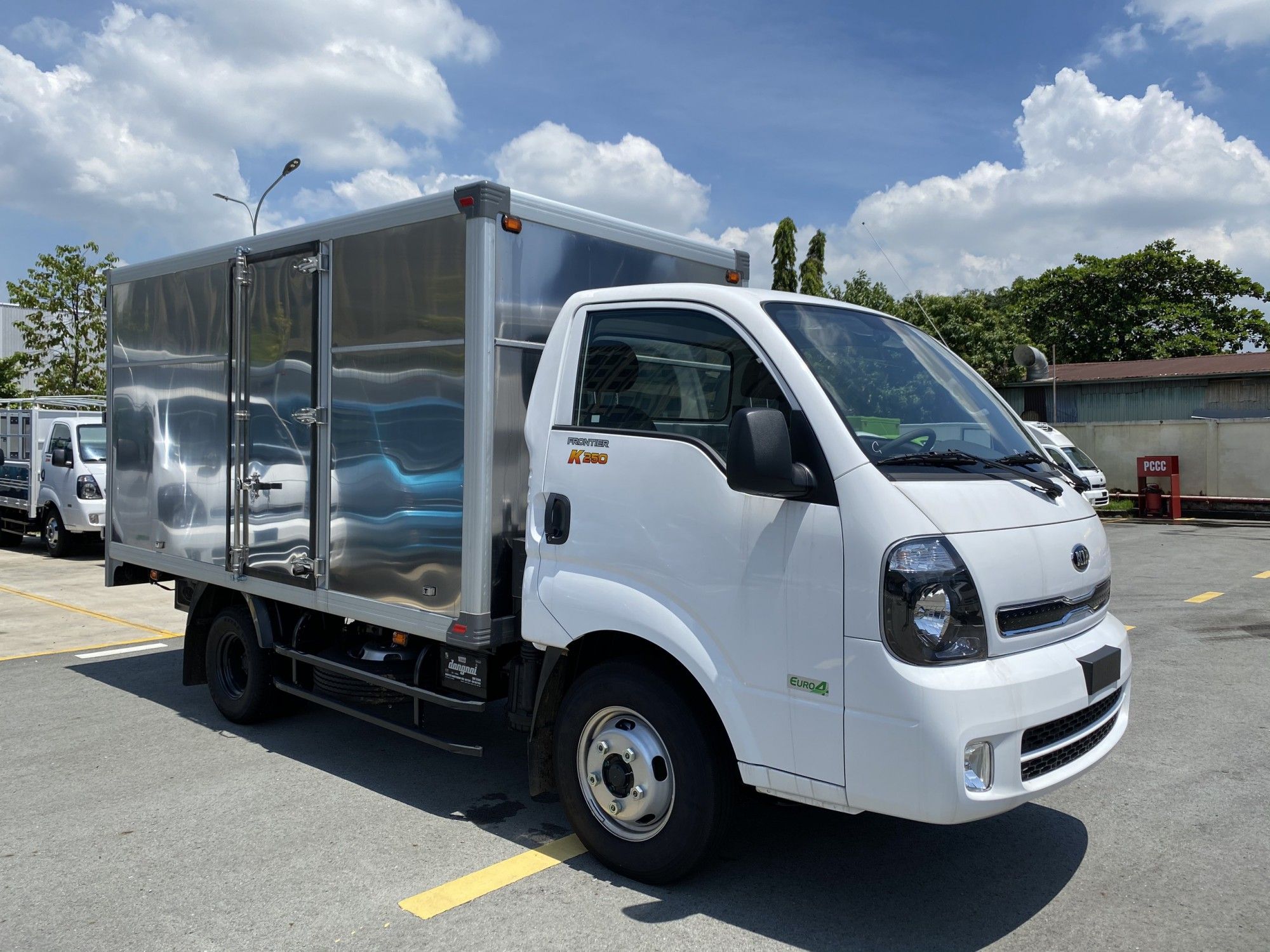 KIA FRONTIER K250- THÙNG KÍN - 1.49/ 2.49 TẤN