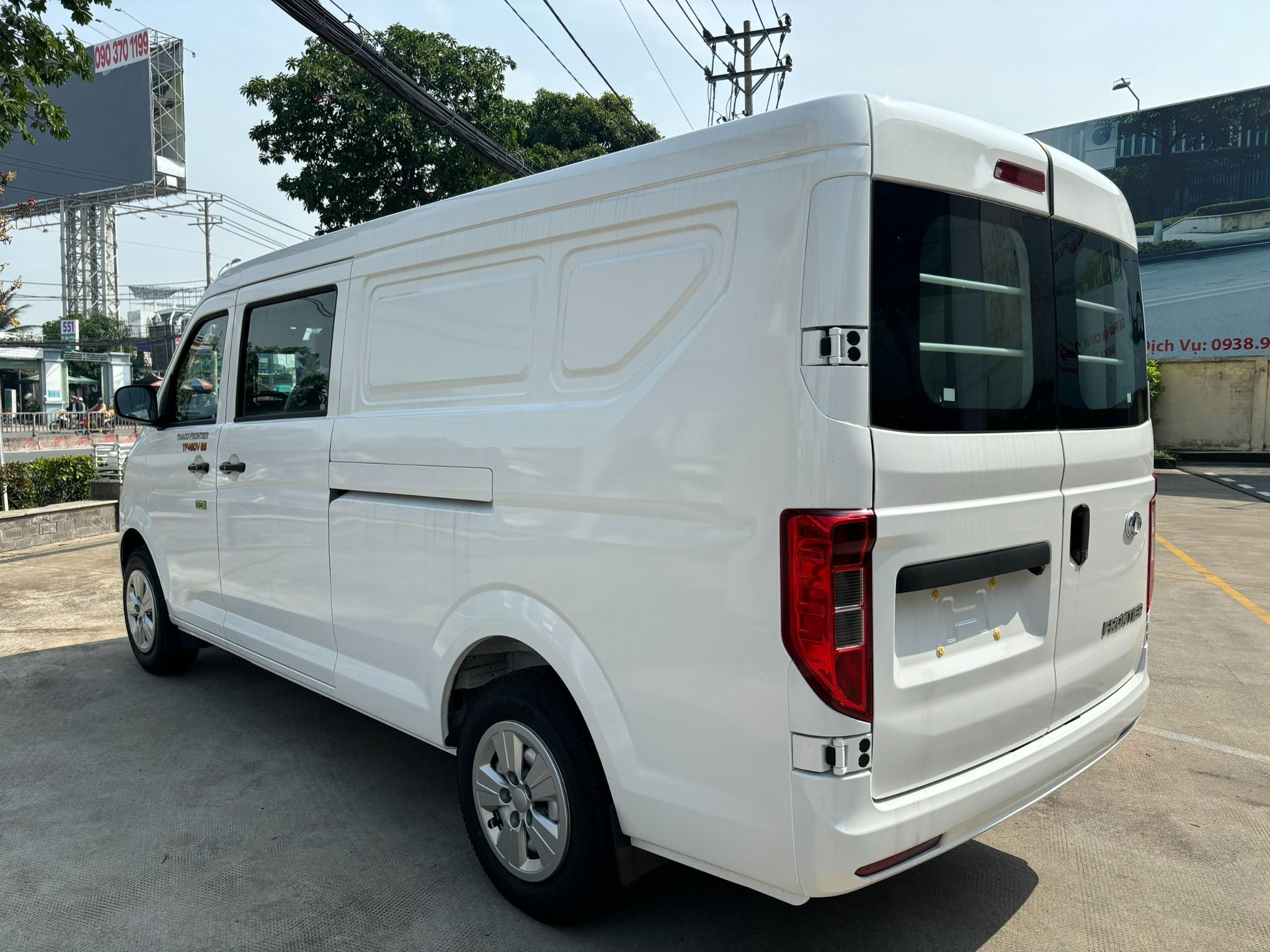XE TẢI VAN THACO 5 CHỖ | TF480V 5S | 750 KG | THÙNG 1,9M