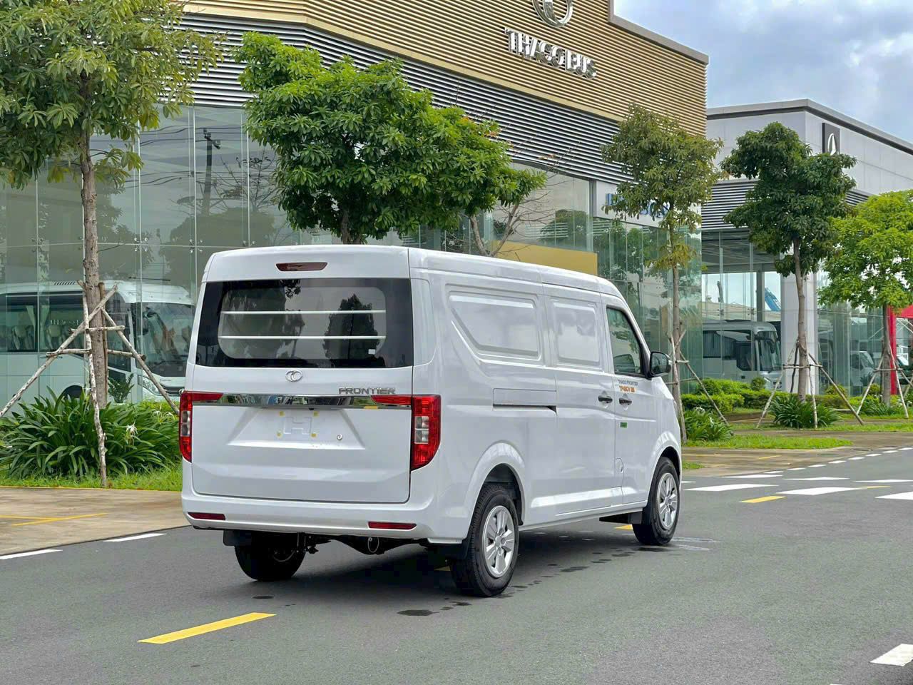 XE TẢI VAN THACO THÙNG 2,6 MÉT TF450V MỚI NHẤT