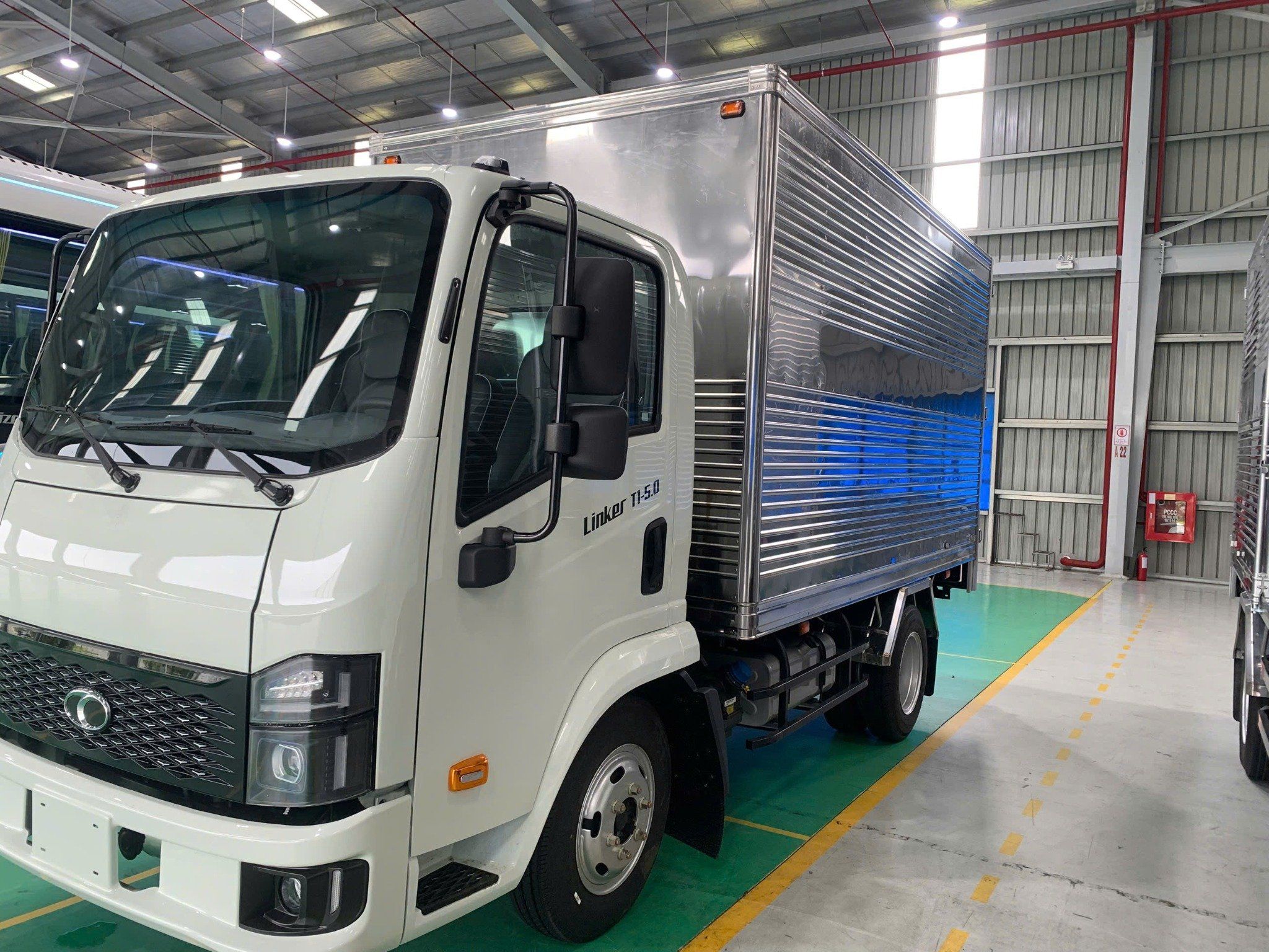 XE TẢI 1.9 TẤN THACO LINKER T2-5.0 - THÙNG KÍN