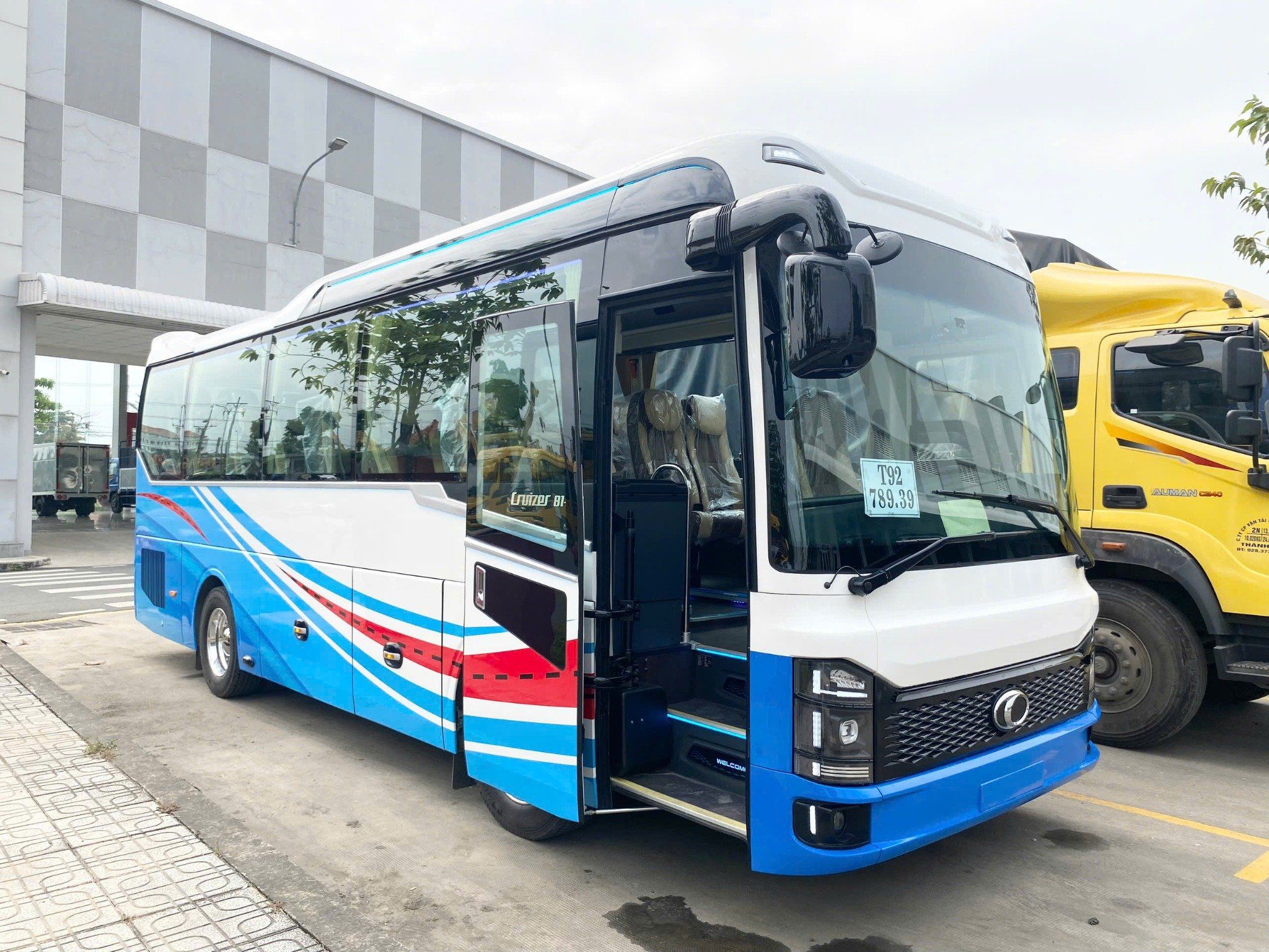 XE KHÁCH 29 CHỖ THACO CRUIZER TB81S