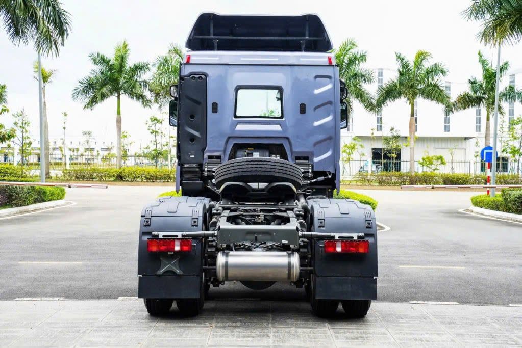 XE ĐẦU KÉO SINOTRUK 6X4 - HOWO MAX