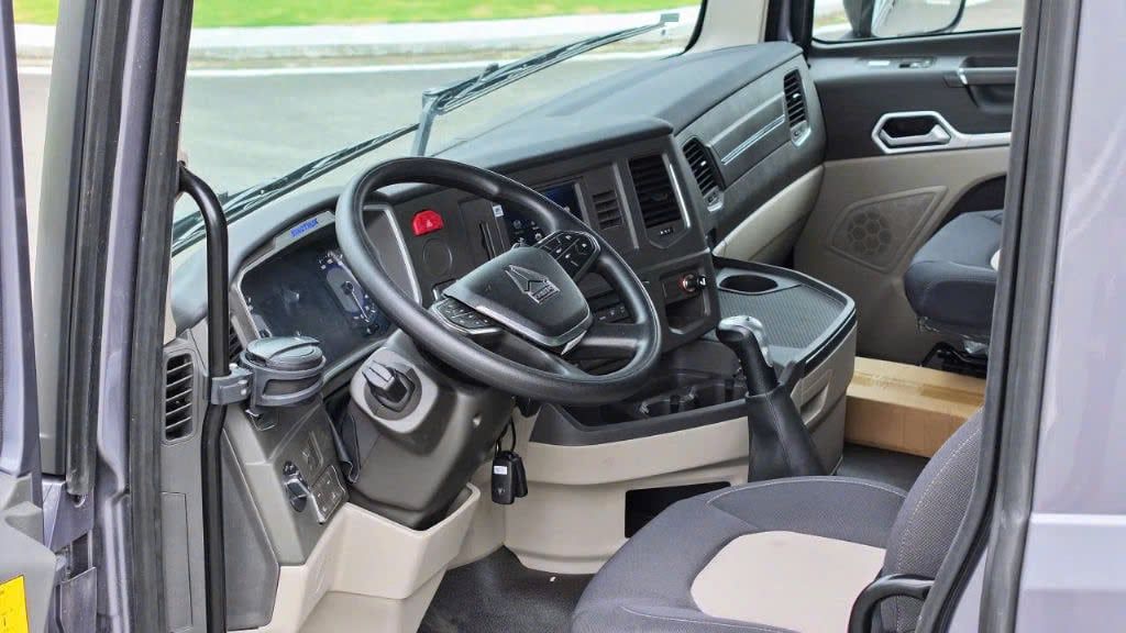 XE ĐẦU KÉO SINOTRUK 6X4 - HOWO MAX