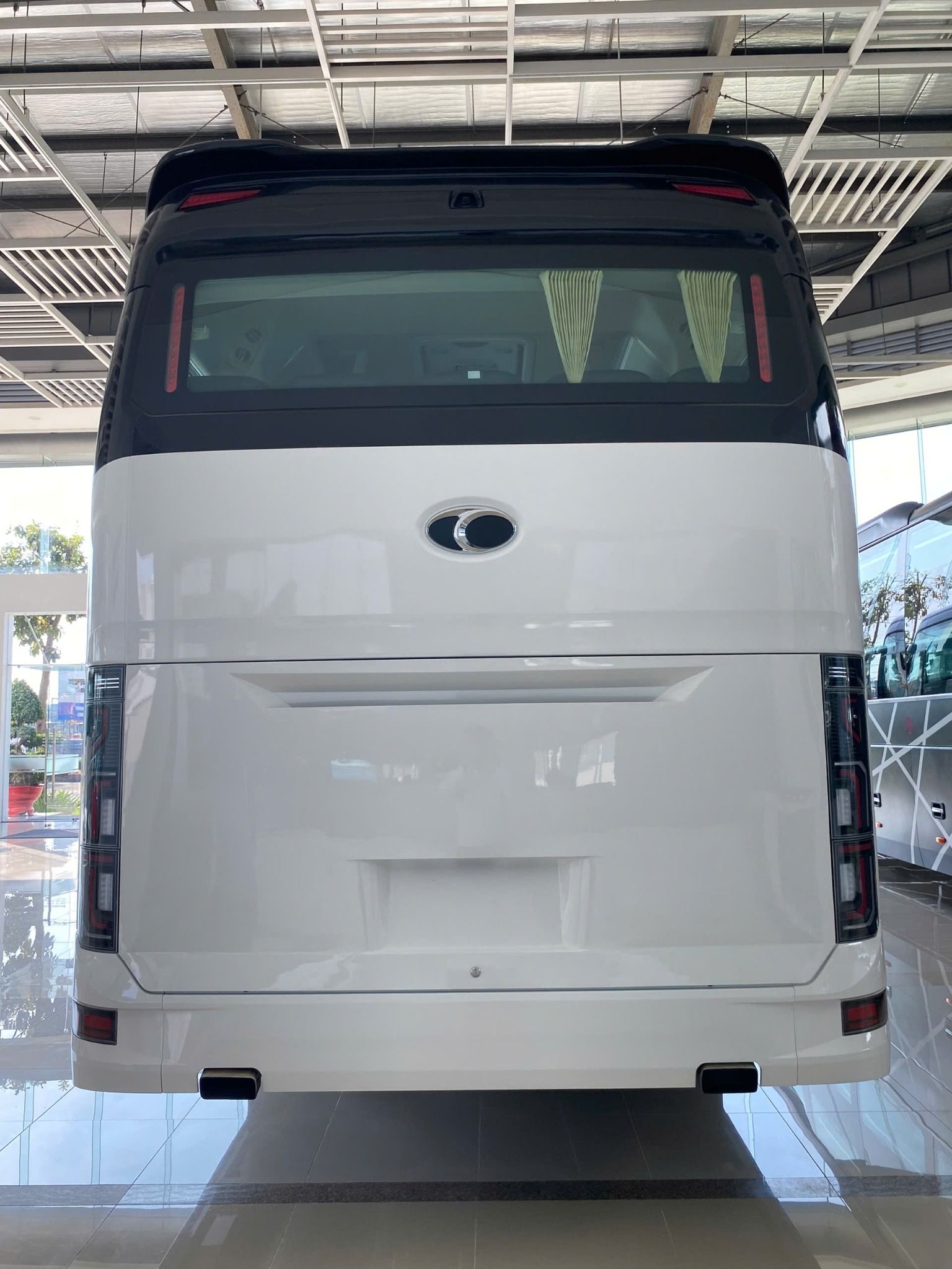 Thaco Cruiser TB120S – Xe Khách 47 Chỗ Cao Cấp, Động Cơ 430PS Chuẩn Euro 5