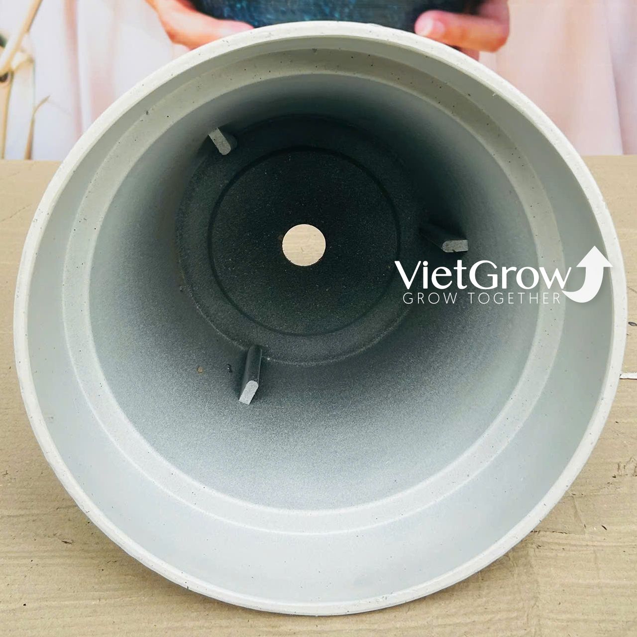 Chậu giả đá màu trắng đường kính 30cm - FLORAL GP1