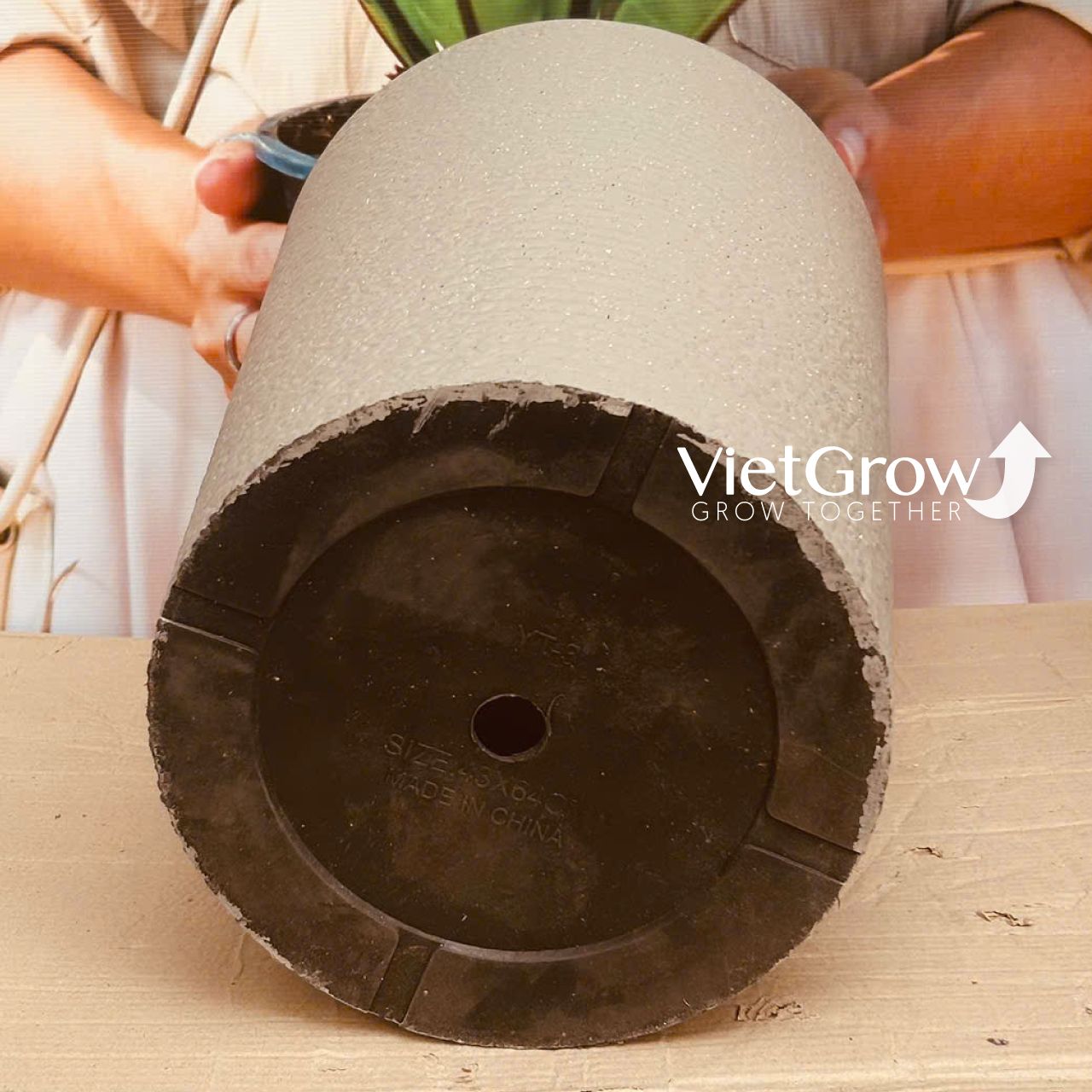 Chậu giả đá màu xám đường kính 43cm - FLORAL YT3