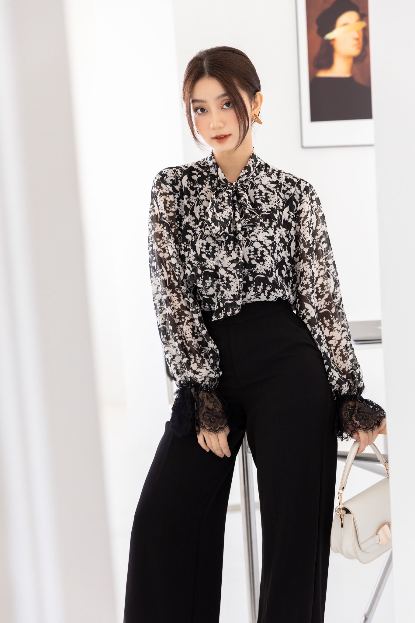 Áo Kiểu Cổ Nơ Tay Ren FAK029