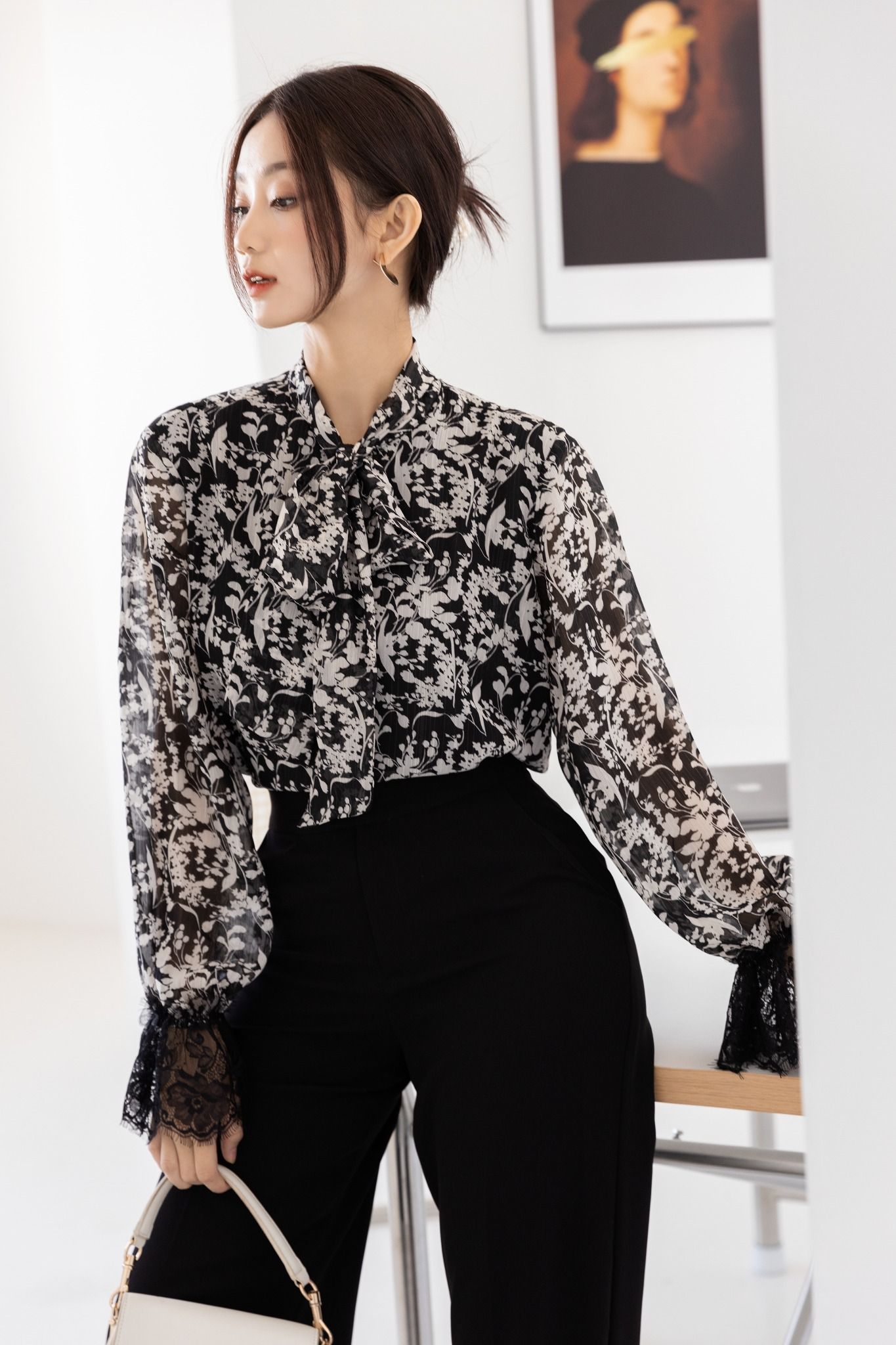 Áo Kiểu Cổ Nơ Tay Ren FAK029