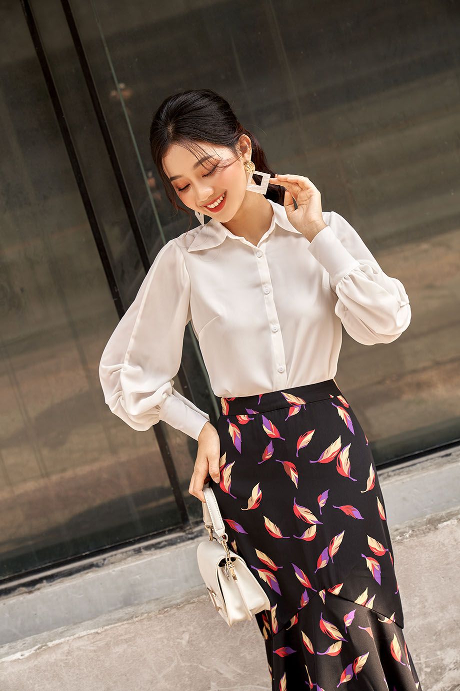 Chân Váy Đuôi Cá Lụa Đen Leaf
