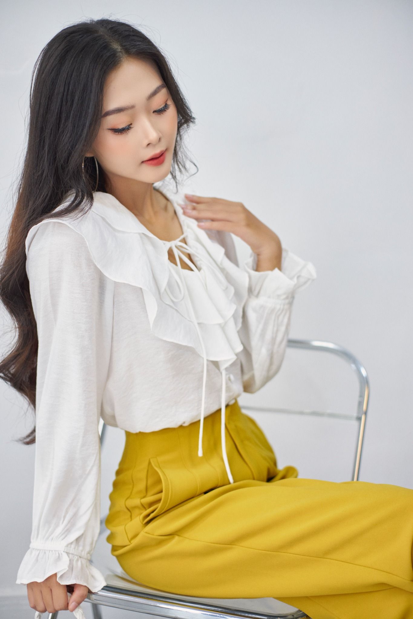 Áo Cổ Bèo Chui Cúc Vải FAK051