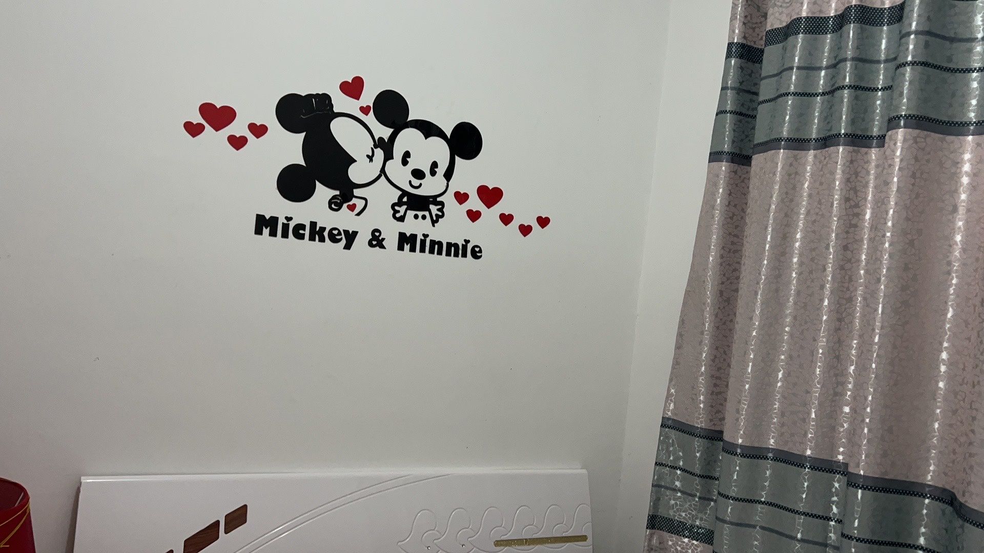 Tranh mica EPeBen dán tường nổi 3d hình mickey và minnie dễ thương decor trang trí phòng ngủ vợ chồng, phòng cho bé