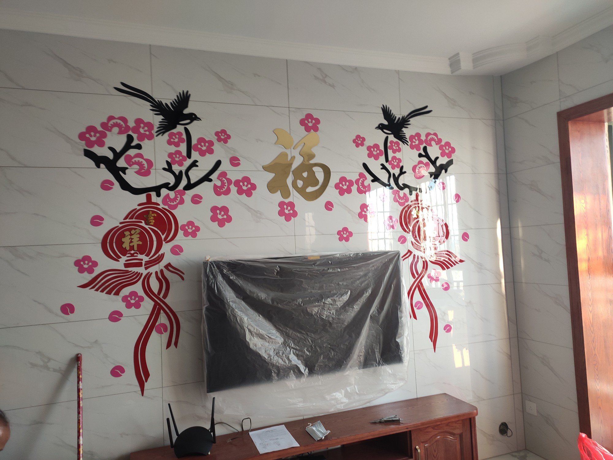 Tranh mica EPeBen dán tường nổi 3d hình hoa đào, chữ phúc, lồng đèn decor trang trí phòng khách, quanh tivi