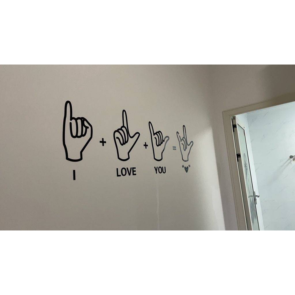 Tranh mica EPeBen dán tường nổi 3d hình bàn tay i love you decor trang trí phòng ngủ, phòng trọ, phòng cưới