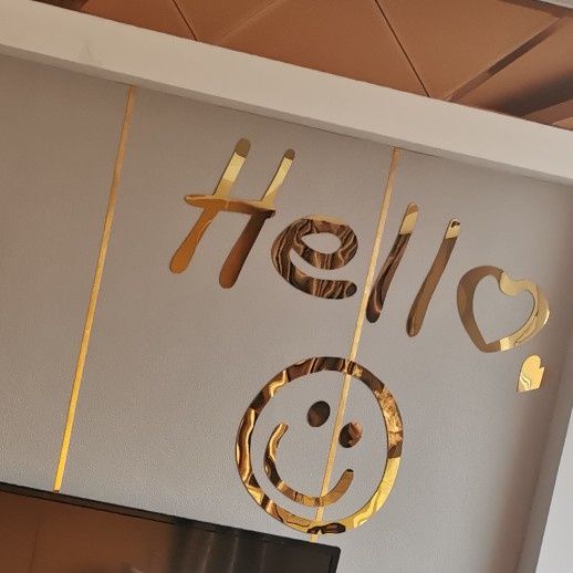Tranh mica EPeBen dán tường nổi 3d hình Welcome hello mặt cười decor trang trí quán trà sữa, cửa hàng, spa, salon