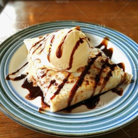  Crepe W/ Vanilla Ice Cream 
