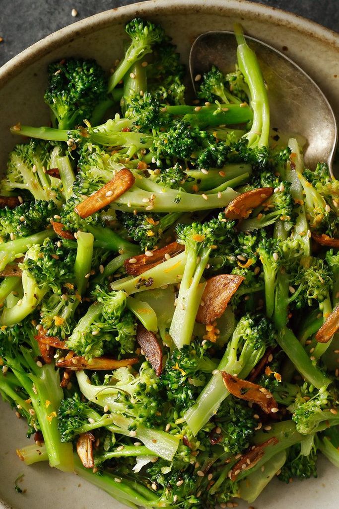 Sauteed vegetables with garlic - Rau Xào Tỏi