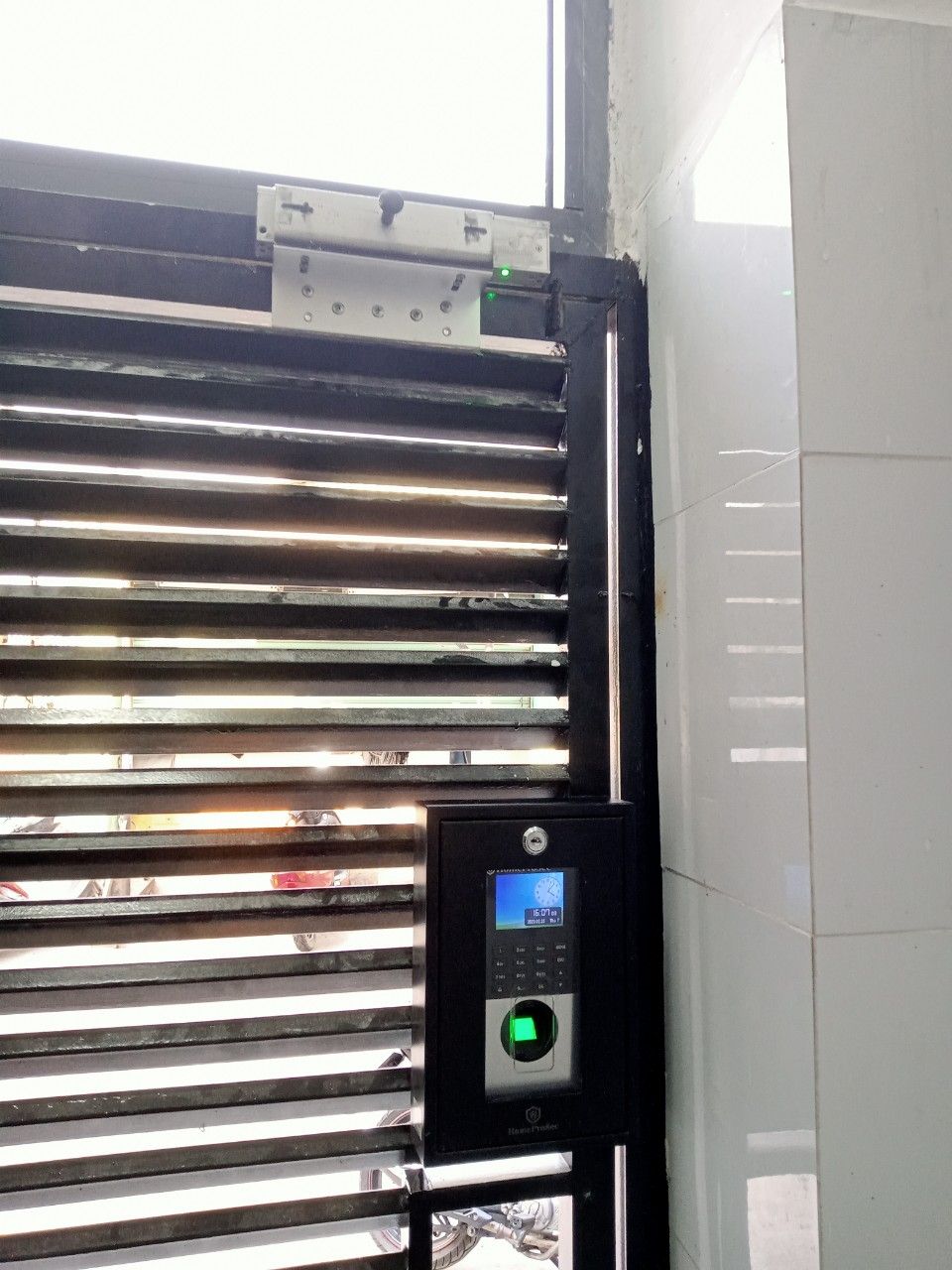 Khóa cổng vân tay 2 khóa HPS- F19V- 2L- FULL-1( UPS- R- BD- BOX)