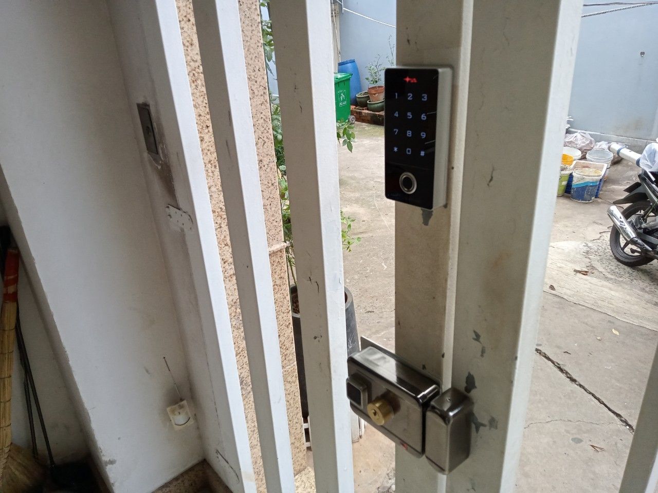 Khóa cổng thông minh vân tay HPS- SLPLUS ( TF1PP3 )