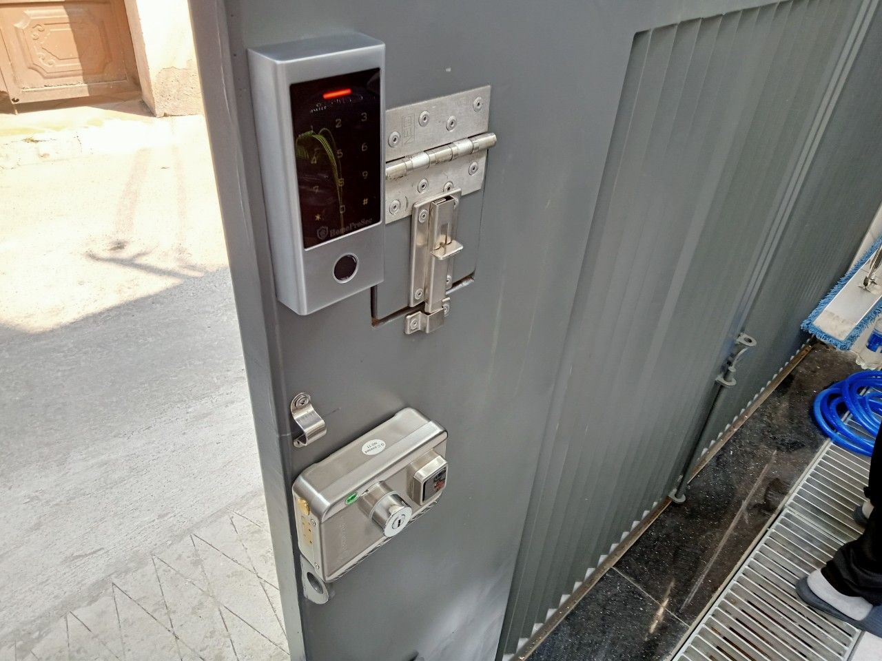 Bộ khóa cổng vân tay inox HPS- SLIPRO ( HF1P8 - UPS)