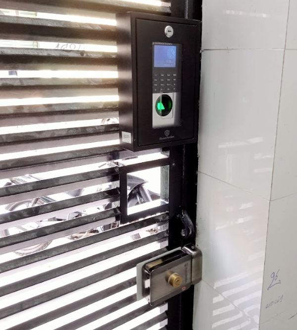 Khóa cổng sắt vân tay HPS- SLPRO ( F19N+S-UPS)