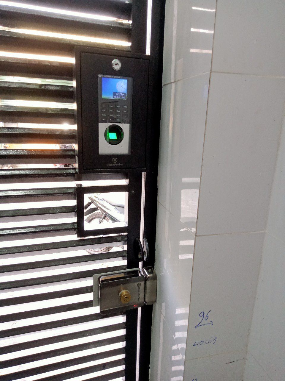 Khóa cổng vân tay 2 khóa HPS- F19V- 2L- FULL-1( UPS- R- BD- BOX)