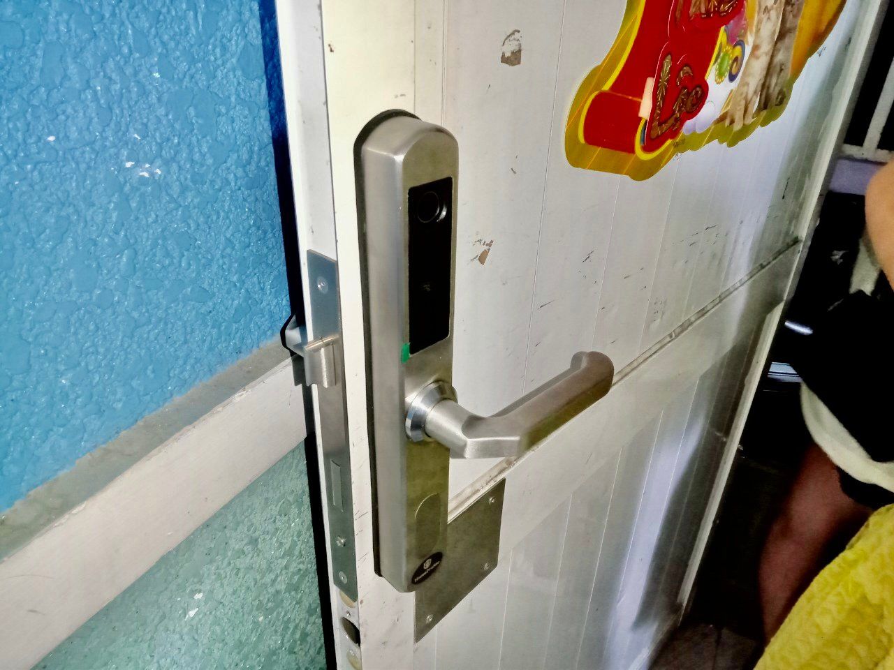 Khóa vân tay cửa nhôm HPS- A11 (AZ)