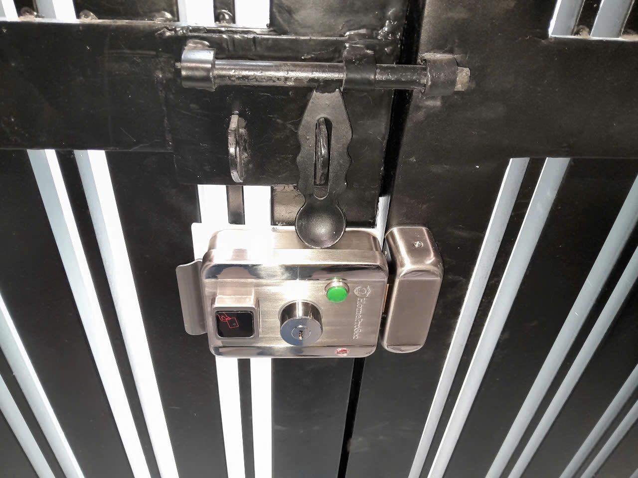 Khóa CổngThẻ Từ Ngoài trời INOX HPS - SLIH -Exit (Có tay cầm, Có Nút Nhấn Exit)