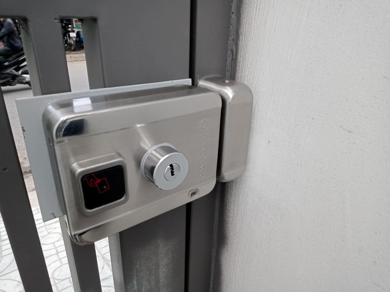 Bộ khóa cổng vân tay inox HPS- SLIPRO ( HF1P8 - UPS)