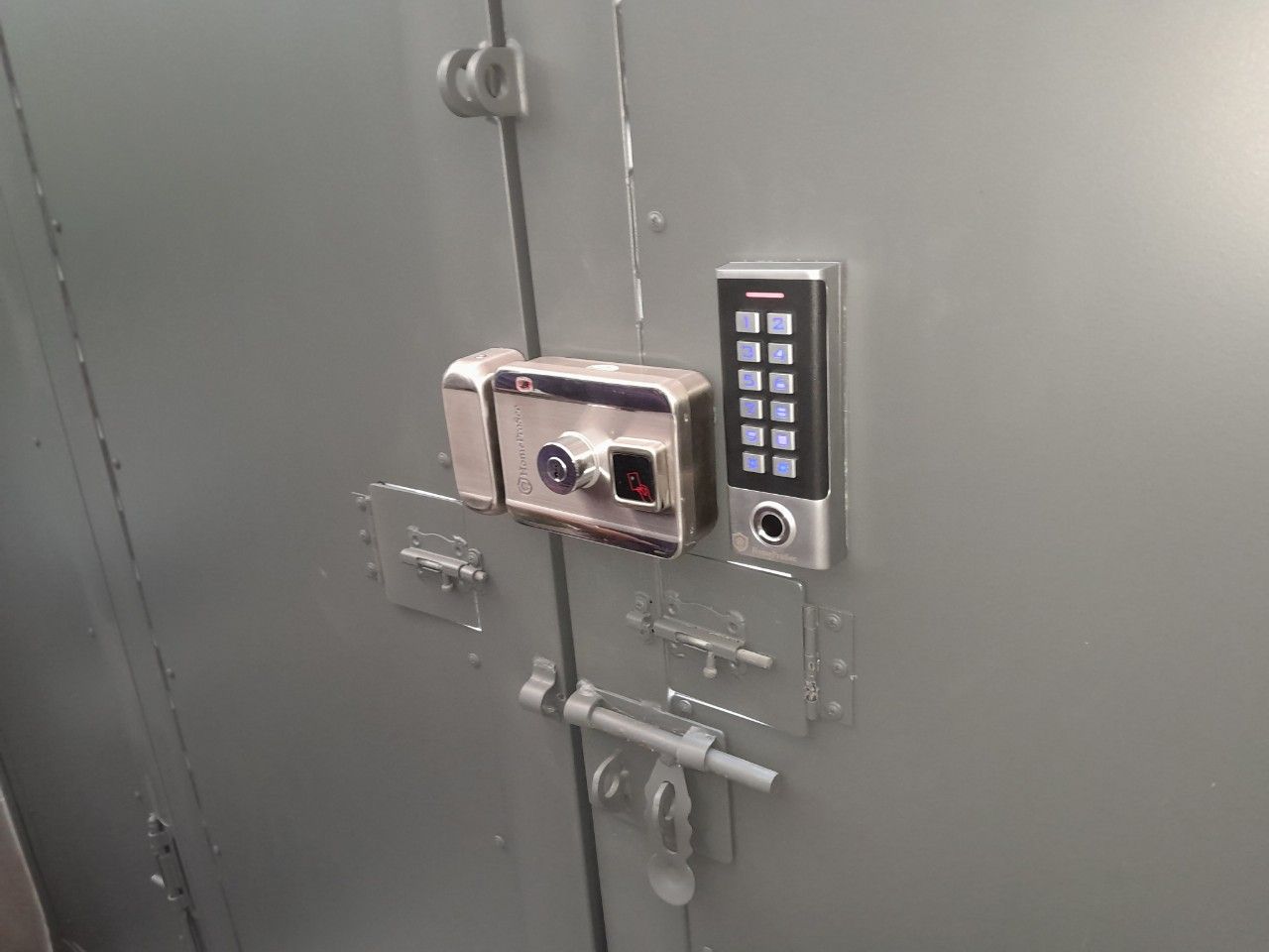 Bộ khóa cổng vân tay inox mở cửa từ xa qua đt HPS- SLIPLUS ( KF1P3 - G2bit)