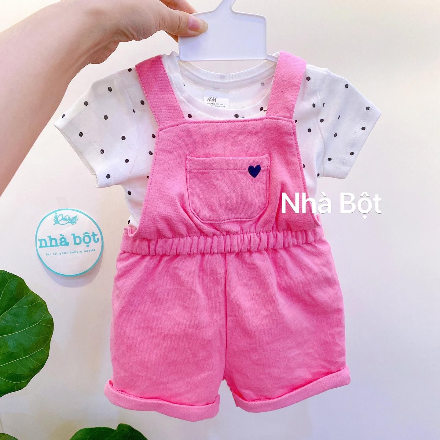 Yếm Carter màu hồng túi tim